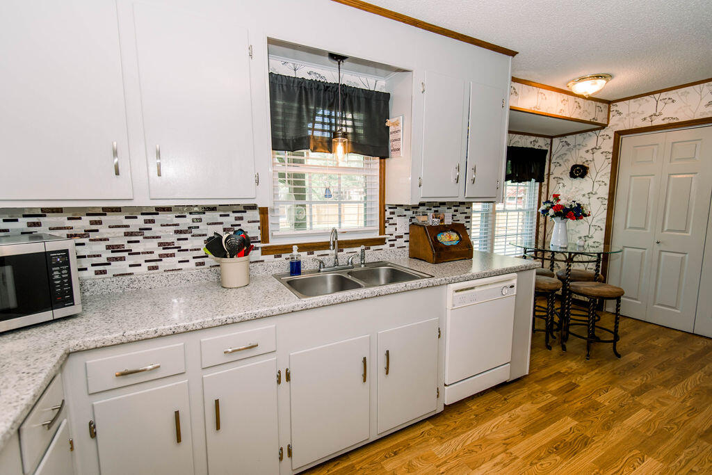 380 Chamblee Road Walterboro, SC 29488 - Photo 5 of 43 27