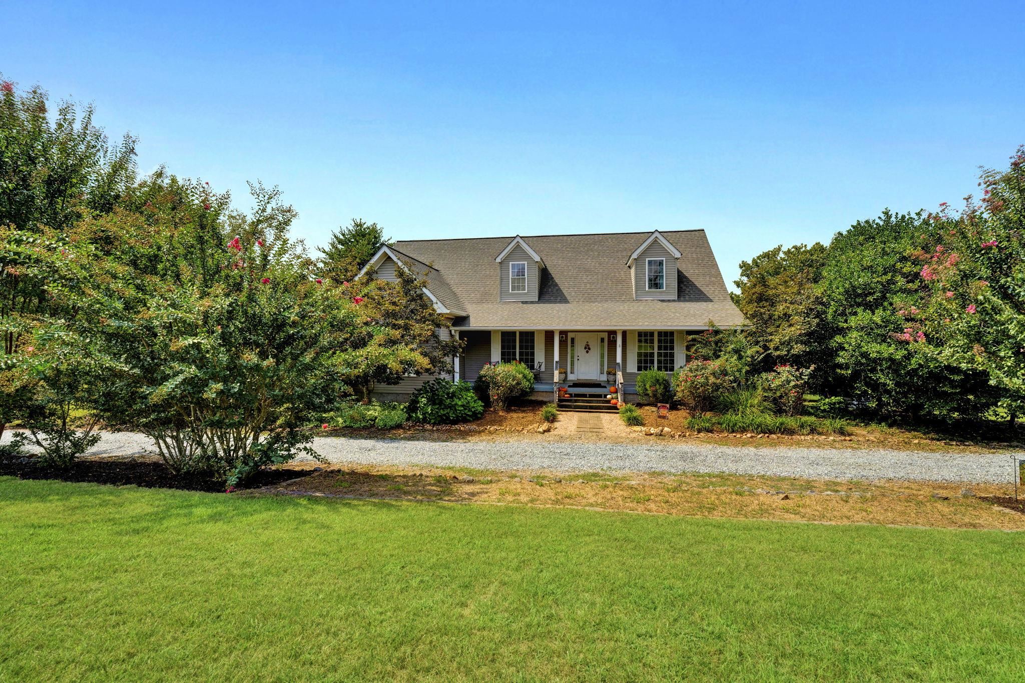 365 Loop Road Campobello, SC 29322 - Photo 3 of 35