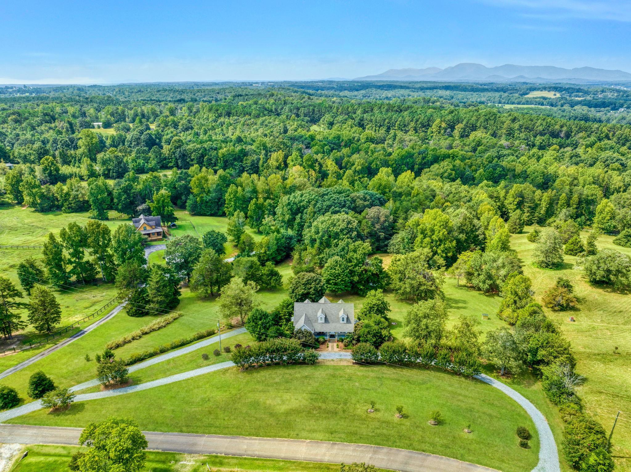 365 Loop Road Campobello, SC 29322 - Photo 32 of 35
