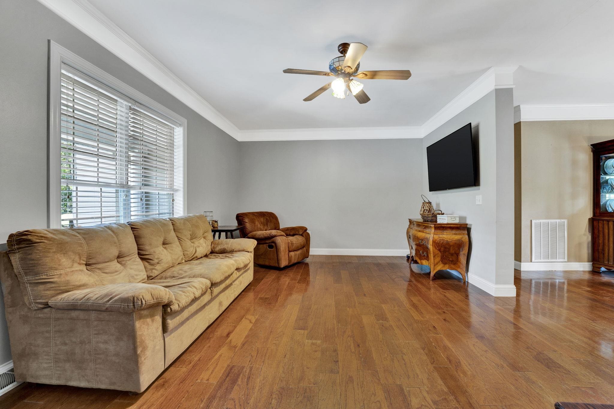 365 Loop Road Campobello, SC 29322 - Photo 6 of 35