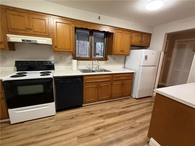 $975 | 825 10th Avenue, Brackenridge, PA 15014