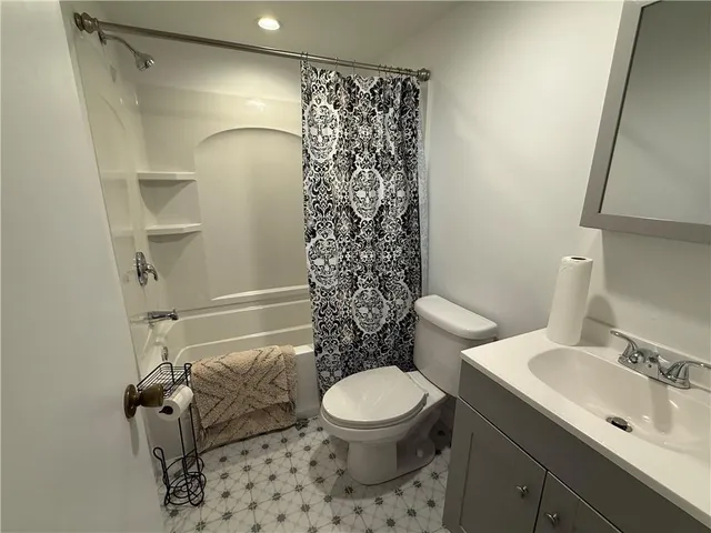 $975 | 825 10th Avenue, Brackenridge, PA 15014