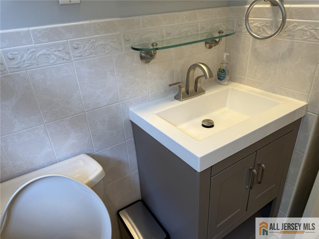 170 Prospect Avenue Edison, NJ 08817 - Photo 19 of 45