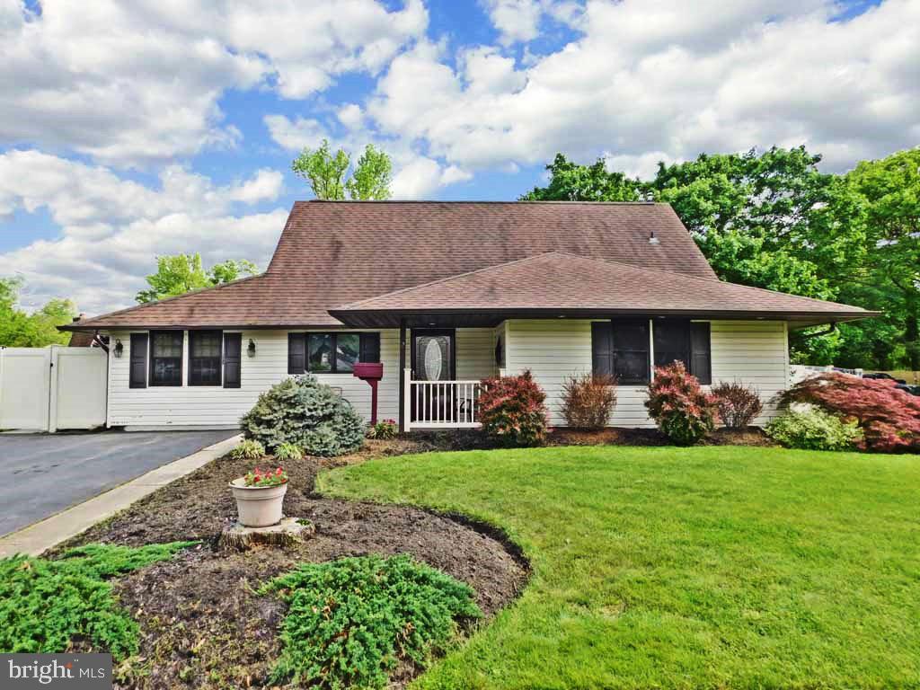 2 Hollow Road Levittown, PA 19056 - Photo 1 of 39 Front Exterior