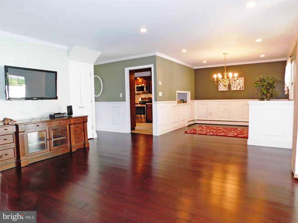 2 Hollow Road Levittown, PA 19056 - Photo 3 of 39 Living Room