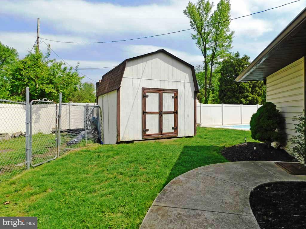 2 Hollow Road Levittown, PA 19056 - Photo 36 of 39 Rear View
