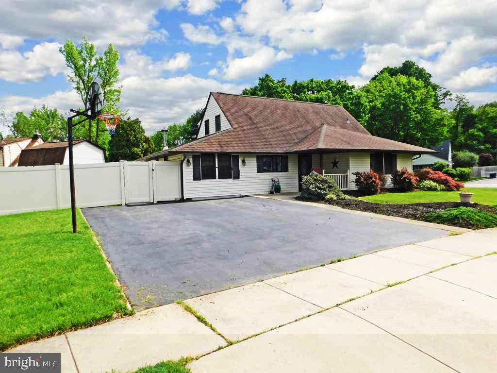 2 Hollow Road Levittown, PA 19056 - Photo 39 of 39 Front Exterior