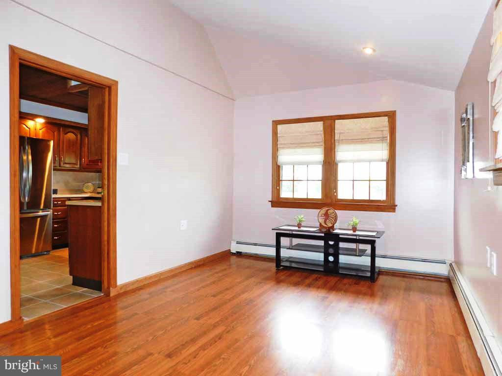 2 Hollow Road Levittown, PA 19056 - Photo 7 of 39 Family Room