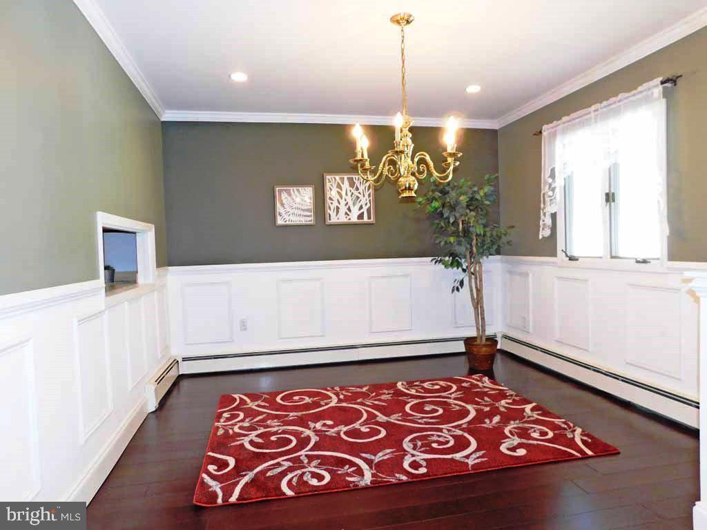 2 Hollow Road Levittown, PA 19056 - Photo 9 of 39 Dining Room