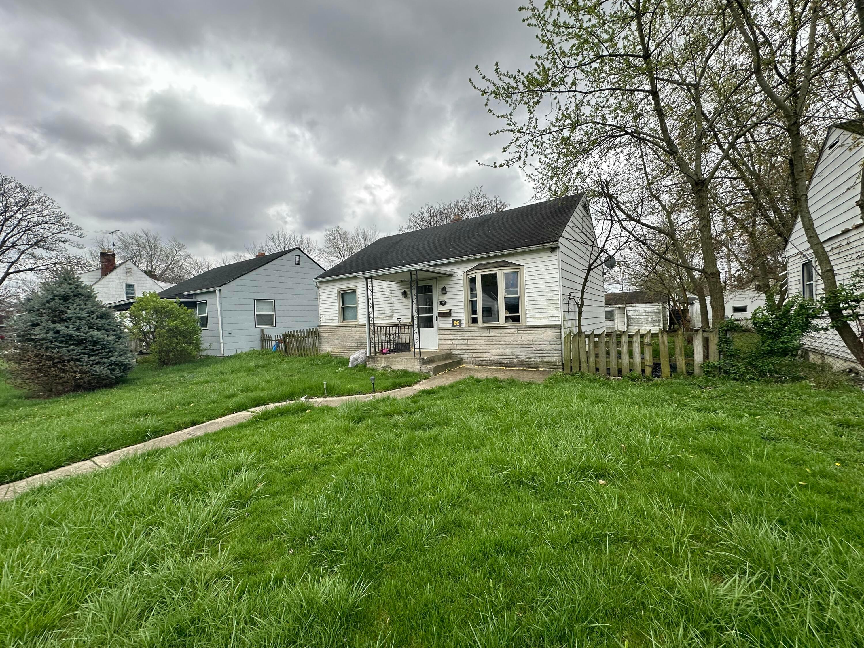 1241 East Weber Road Columbus, OH 43211 - Photo 2 of 21 IMG_5973