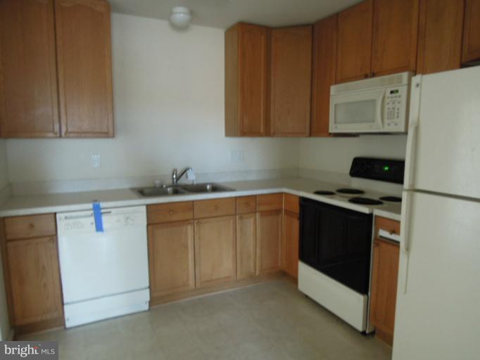 57 Quartz Road Martinsburg, WV 25404 - Photo 12 of 22 Kitchen