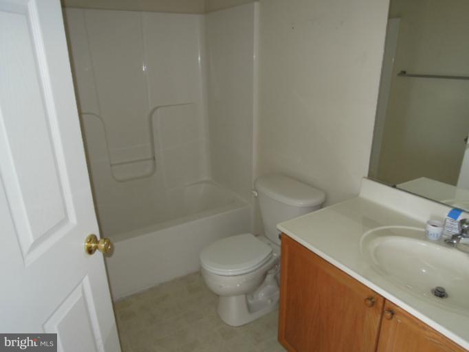 57 Quartz Road Martinsburg, WV 25404 - Photo 9 of 22 Bath