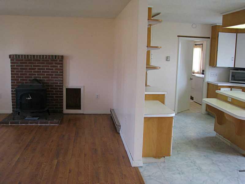 15 Ridgeview Drive Thomaston, ME 04861 - Photo 7 of 35 Interior Space/Layout.