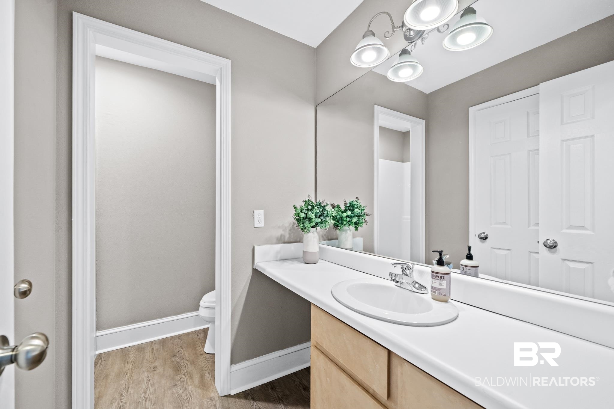 4586 Spinnaker Way Orange Beach, AL 36561 - Photo 8 of 37 Bathroom 2- En Suite