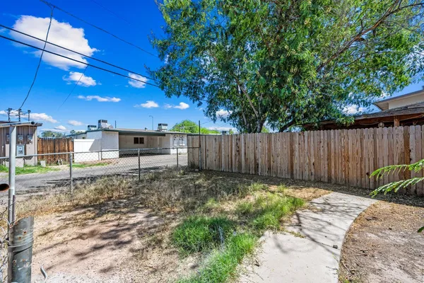 $1,000 | 441 North Williams, Unit C, Mesa, AZ 85203