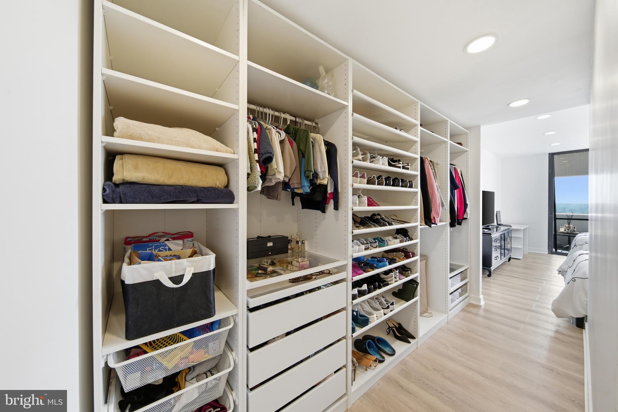 6101 Edsall Road, Unit 1805 Alexandria, VA 22304 - Photo 19 of 49 Gallery Image 19