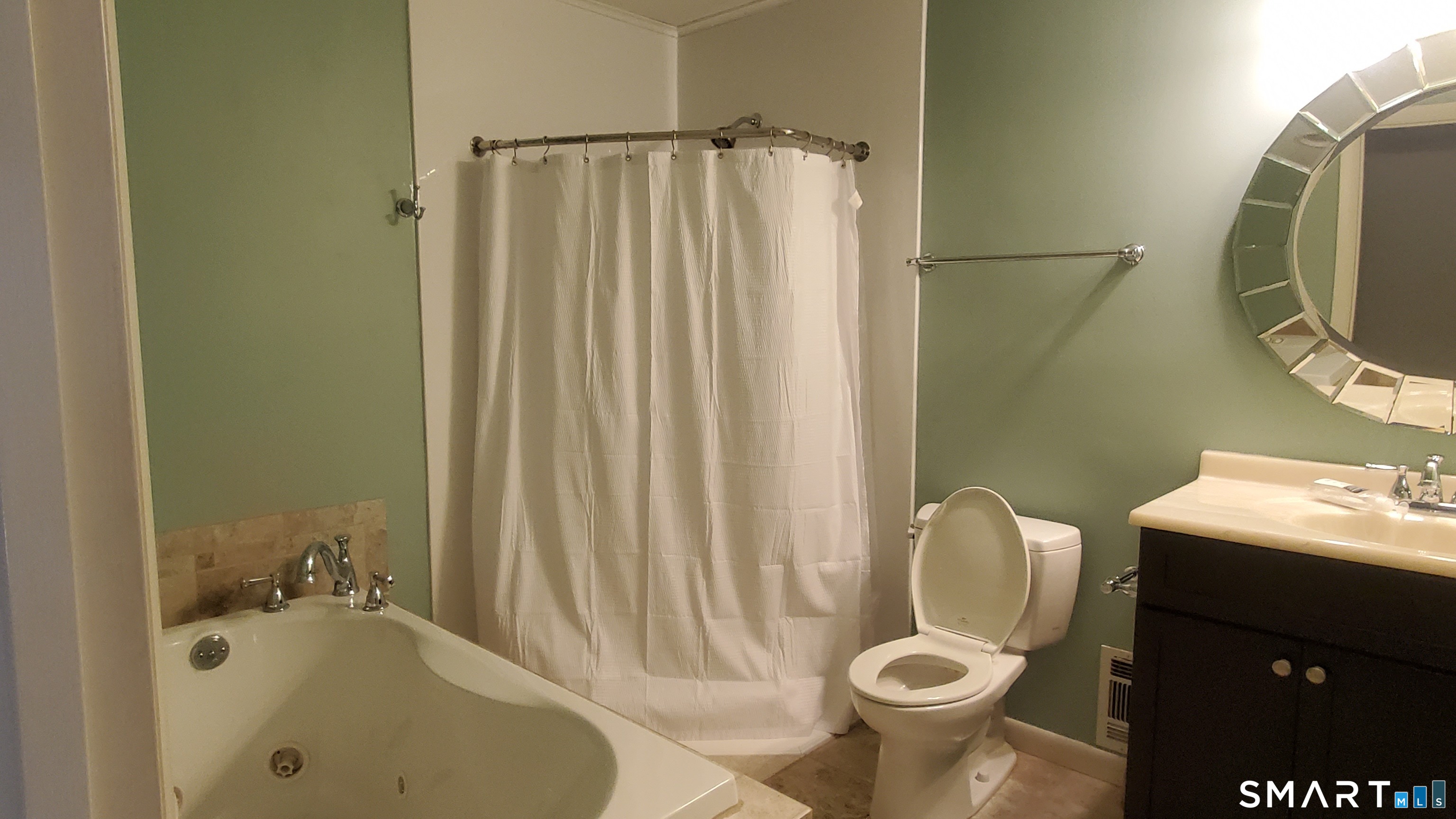 1380 Paradise Avenue Hamden, CT 06514 - Photo 14 of 20