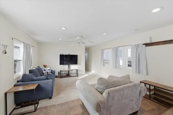 $179,900 | 5 Alpine Street, Rockland, MA 02370