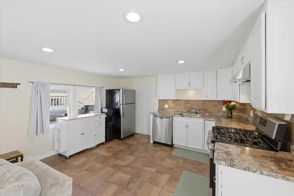 $179,900 | 5 Alpine Street, Rockland, MA 02370