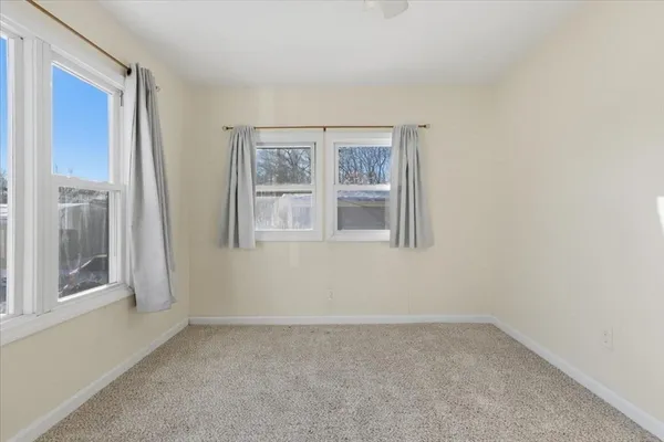 $179,900 | 5 Alpine Street, Rockland, MA 02370