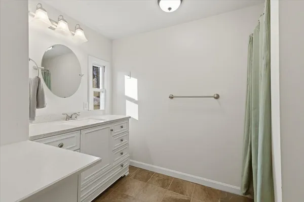 $179,900 | 5 Alpine Street, Rockland, MA 02370