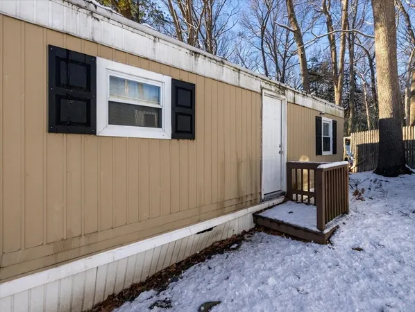 $179,900 | 5 Alpine Street, Rockland, MA 02370