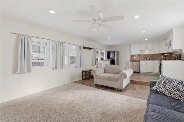 $179,900 | 5 Alpine Street, Rockland, MA 02370