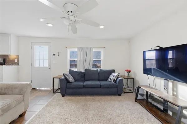 $179,900 | 5 Alpine Street, Rockland, MA 02370