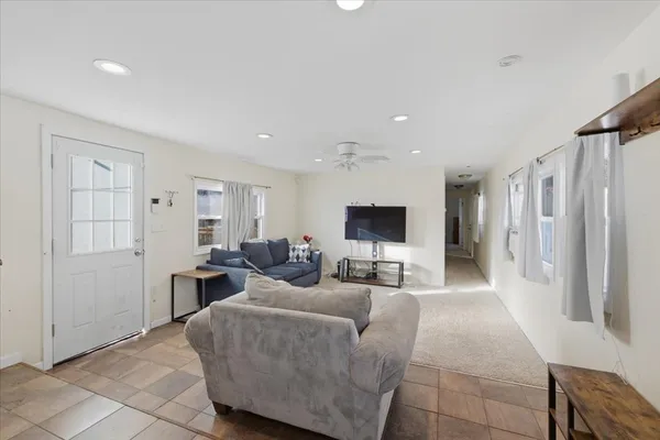 $179,900 | 5 Alpine Street, Rockland, MA 02370