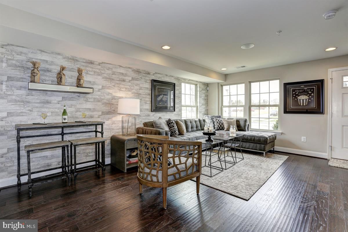 14156 Jaeger Road Clarksburg, MD 20871 - Photo 2 of 16 Gallery Image 2