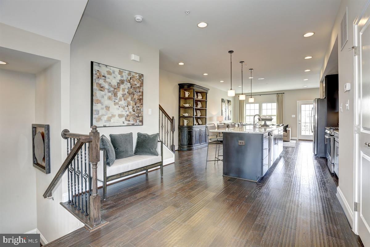 14156 Jaeger Road Clarksburg, MD 20871 - Photo 3 of 16 Gallery Image 3