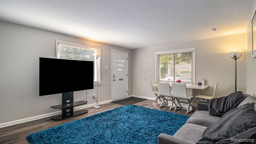 300 East 13 Mile Road Royal Oak, MI 48073 - Photo 4 of 15