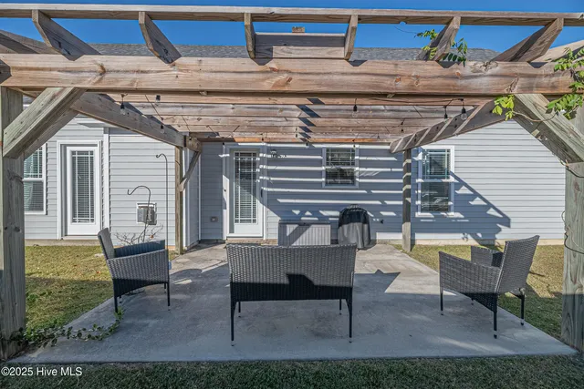 $329,900 | 2108 Cove Court, Winterville, NC 28590