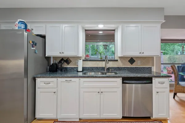 $580,000 | 2828 South Logrun Circle, The Woodlands, TX 77380