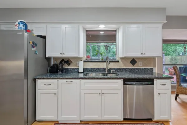 $580,000 | 2828 South Logrun Circle, The Woodlands, TX 77380