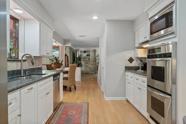 $580,000 | 2828 South Logrun Circle, The Woodlands, TX 77380