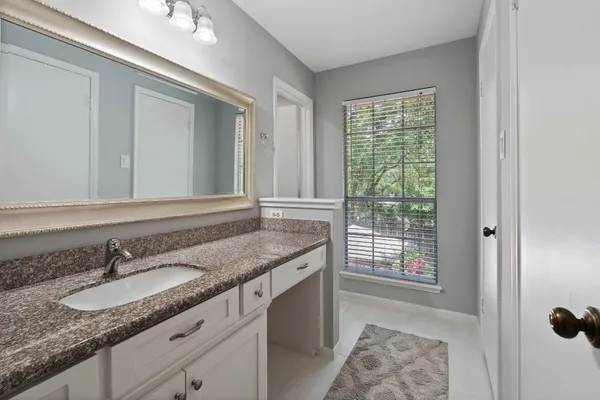 $580,000 | 2828 South Logrun Circle, The Woodlands, TX 77380