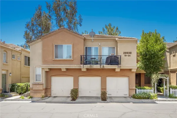 $524,900 | 26939 Hillsborough Parkway, Unit 20, Valencia, CA 91354