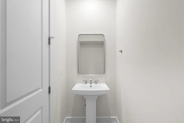 $700,052 | 1045 Captain Richards Court, Unit HOMESITE 141, Marshall, VA 20115