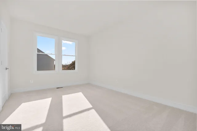 $700,052 | 1045 Captain Richards Court, Unit HOMESITE 141, Marshall, VA 20115