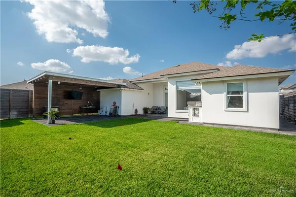 $2,400 | 2208 East 8th Street, Mission, TX 78572