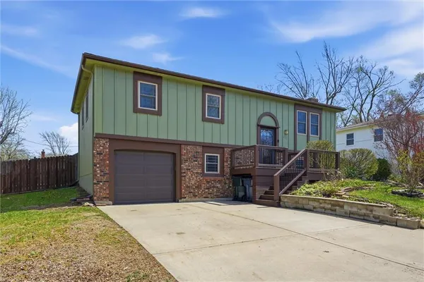 $320,000 | 612 South Montclaire Drive, Olathe, KS 66061