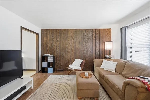 $320,000 | 612 South Montclaire Drive, Olathe, KS 66061