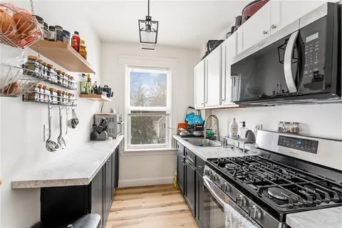 $2,250 | 19 Vale Street, Unit 2, Providence, RI 02908