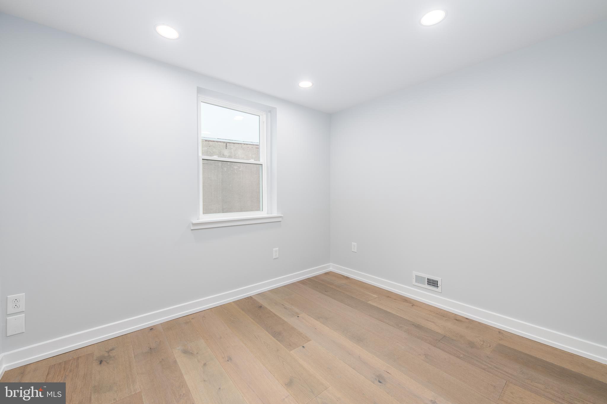 611 Tasker Street Philadelphia, PA 19148 - Photo 23 of 33 Bedroom 2