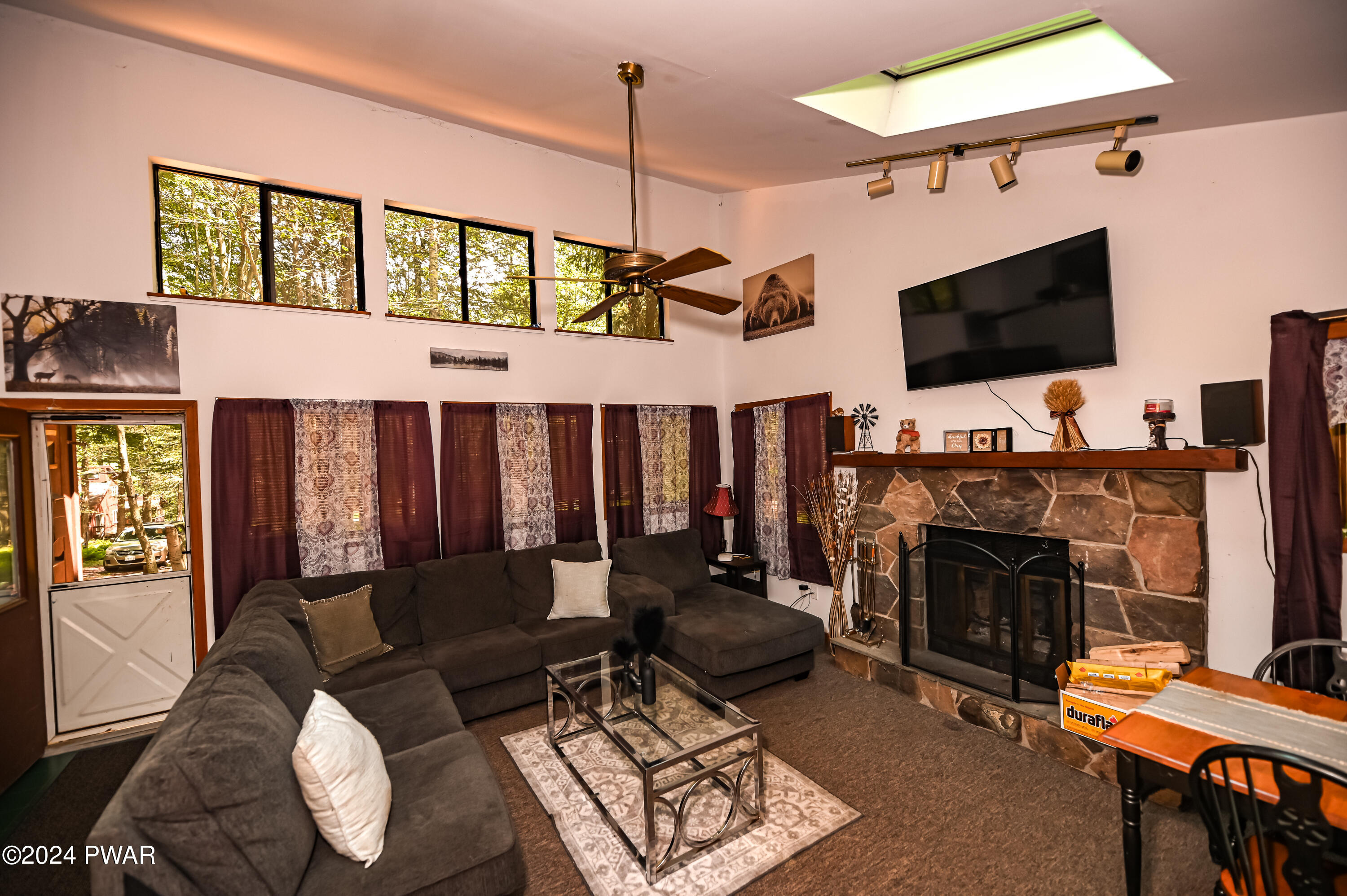 106 Beaver Run Road Greentown, PA 18426 - Photo 6 of 16 Living Room