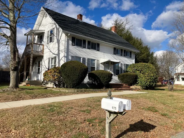 $1,695 | 975 South Main Street, Unit 2, Attleboro, MA 02703