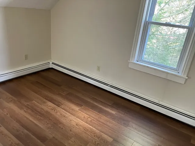 $1,695 | 975 South Main Street, Unit 2, Attleboro, MA 02703