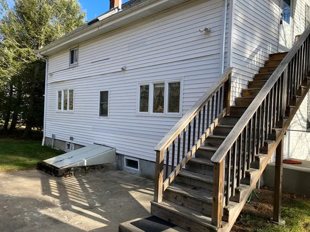 $1,695 | 975 South Main Street, Unit 2, Attleboro, MA 02703