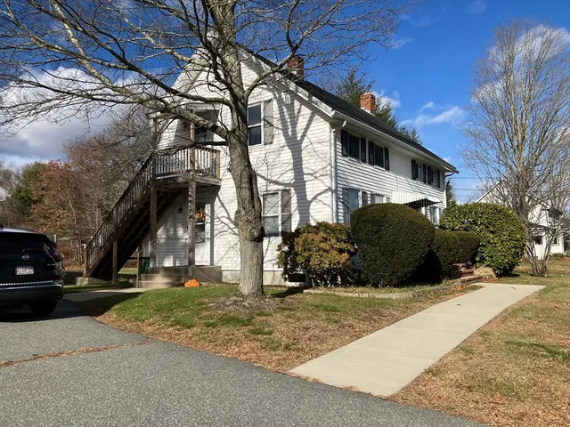 $1,695 | 975 South Main Street, Unit 2, Attleboro, MA 02703